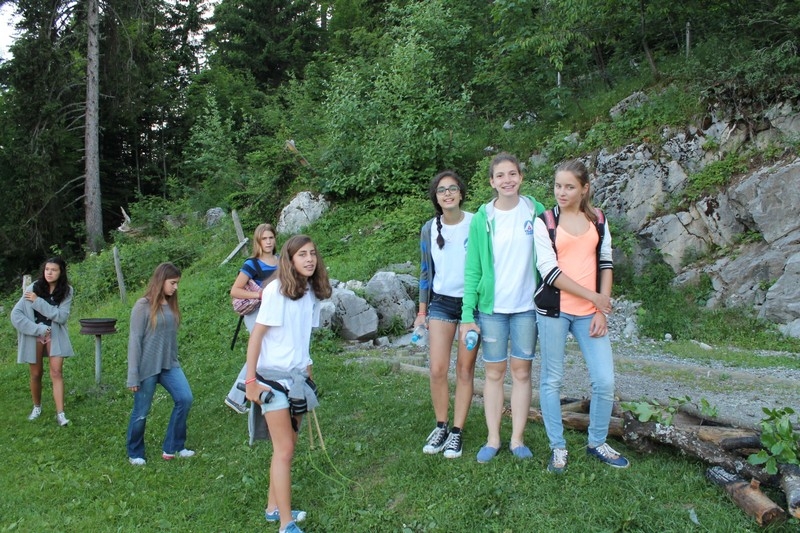 Village Camps International Summer Camp Leysin, Switzerland 2025-08-09 https://www.villagecamps.com/journals_admin/images/681-10-campfire (10).jpg